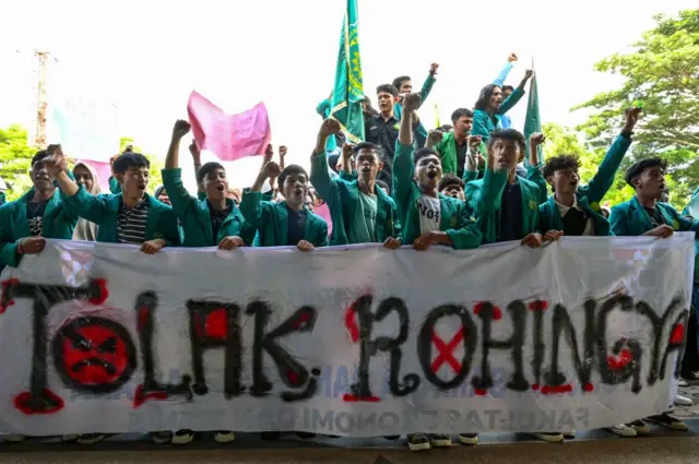 Kasus Penolakan terhadap Pengungsi Rohingya: Sebuah Isu Kemanusiaan yang Tak Terabaikan