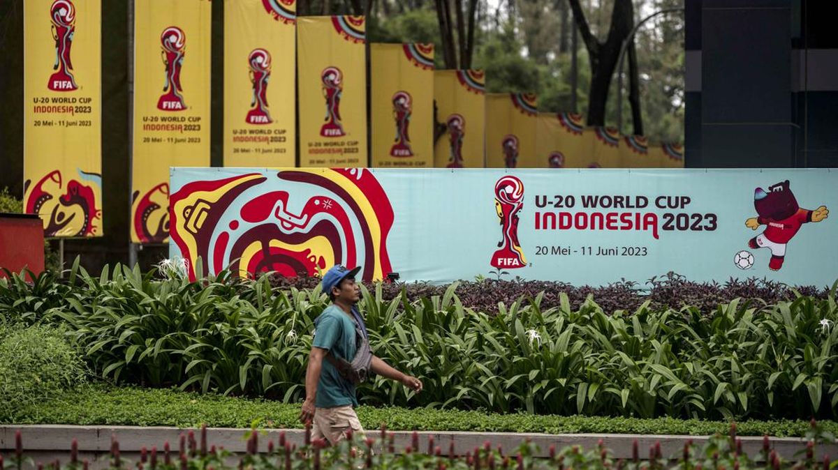 Indonesia Batal Jadi Tuan Rumah Piala Dunia U-20 2023: Apa yang Terjadi?