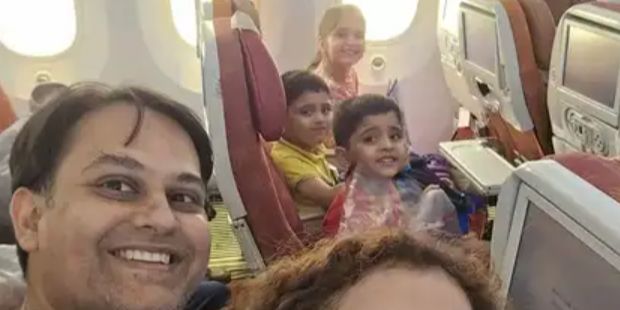 Detik-detik Terakhir Korban Air India: Selfie di Kabin