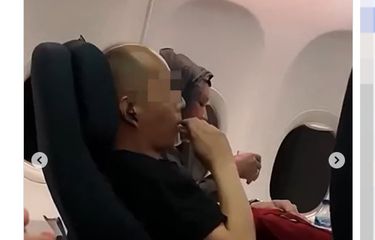 Garuda Indonesia Tindak Tegas Penumpang Merokok di Kabin Pesawat