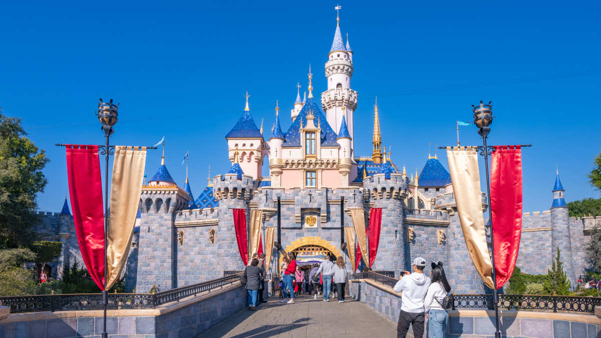 Harga Sarapan di Disneyland Capai Rp15 Juta, Gaji UMR Terpaut Jauh