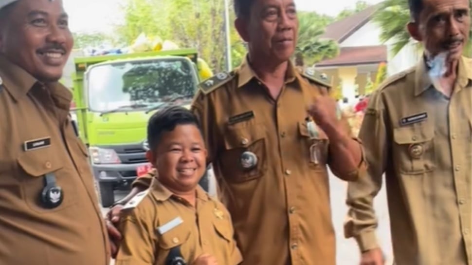 Kisah Inspiratif Ahmad Bajuri, Staf Desa Jadi Kepala Desa
