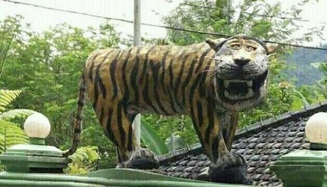 Patung Viral di Indonesia: Dari Macan Cisewu ke Penyu Kardus Pelabuhanratu