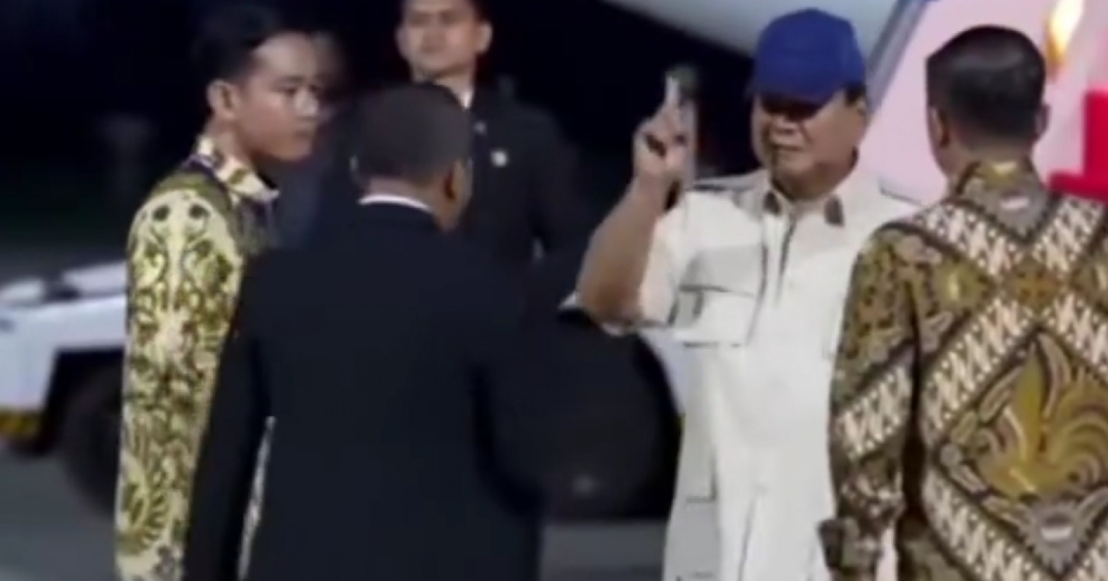 Prabowo Diduga Tolak Salaman dengan Bahlil, Netizen Heboh
