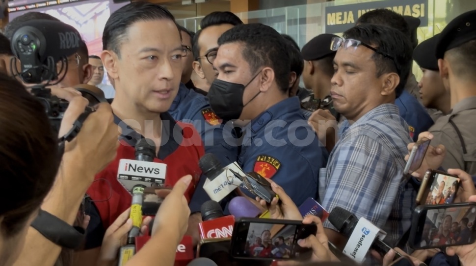 Tom Lembong Mengeluhkan Kepanikan Saat Jadi “Tukang Kayu” di Sidang