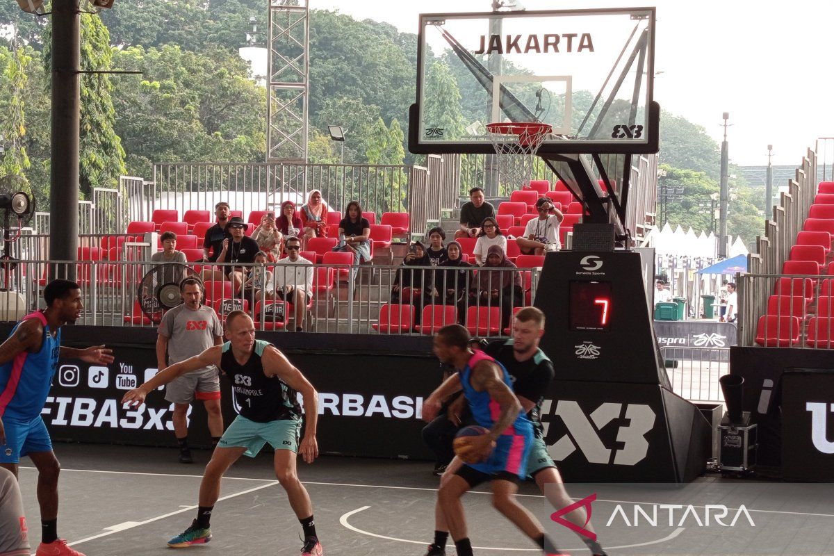 Dunk dari Parrott Kandas Marijampole di Turnamen 3×3 Jakarta