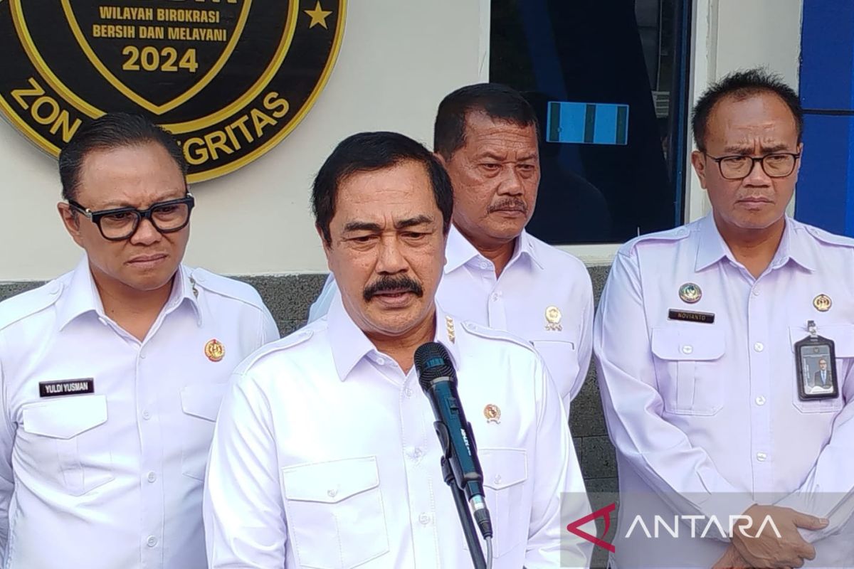 Menteri Imipas Konfirmasi Paspor Riza Chalid Dicabut
