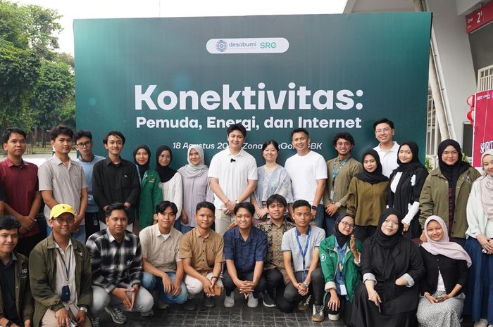 Desa Bumi Donasikan Paket Pembelajaran Sistem Energi Surya untuk HUT RI