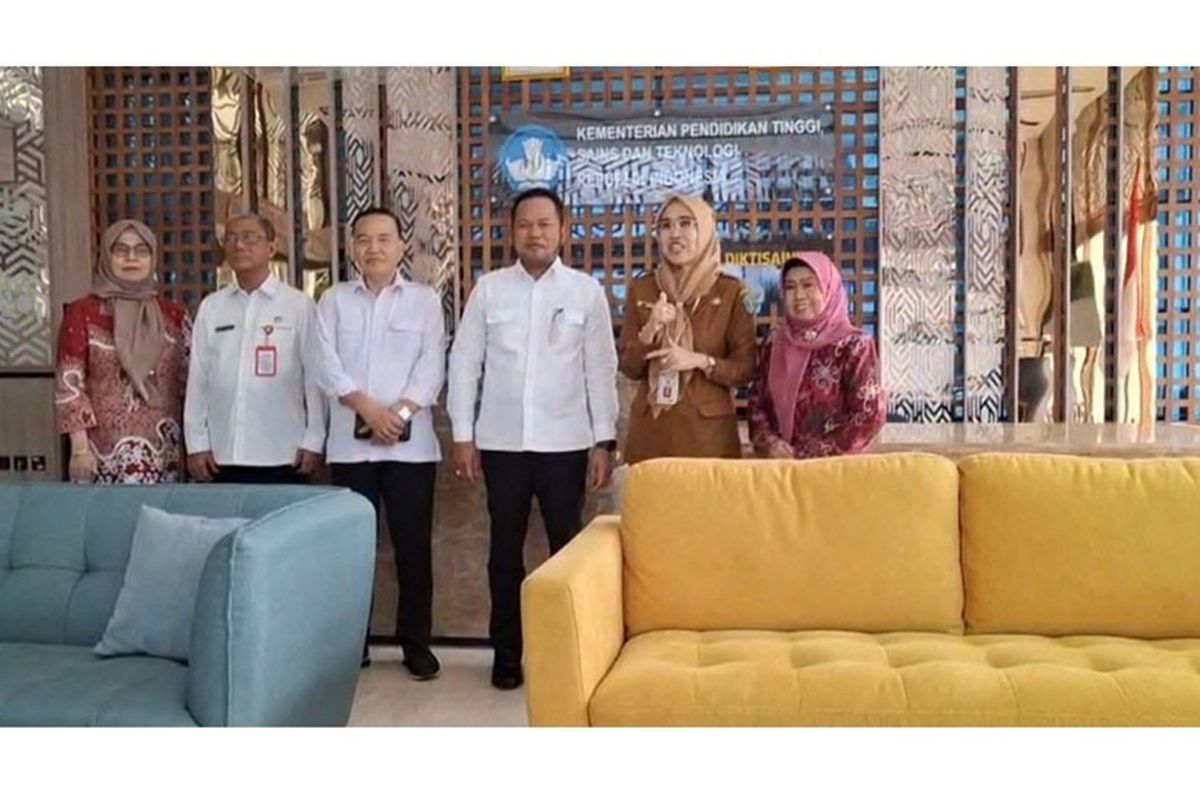 Gubernur Harum Wajibkan Dosen dan Pejabat Kaltim Ikuti Program S3 Gratispol