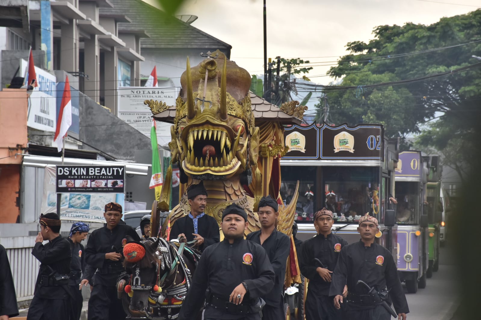 Kirab Bendera Pusaka Awali Upacara Detik-detik Proklamasi
