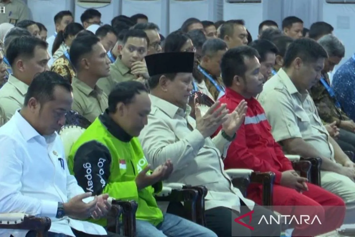 Prabowo Hadiri Akad Massal 26 Ribu Rumah Subsidi di Cileungsi