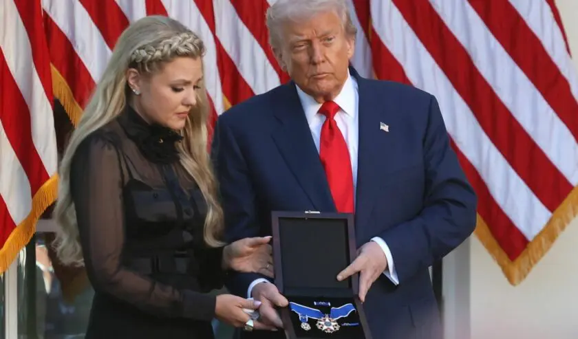 Donald Trump Berikan Penghargaan kepada Mendiang Charlie Kirk