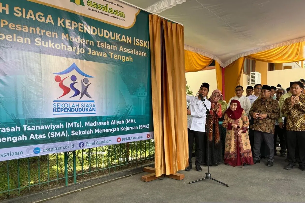 Mendukbangga Resmikan Sekolah Siaga Kependudukan di PPMI Assalaam